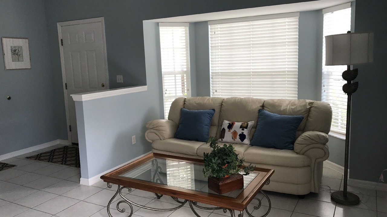 Photo of Livingroom in Stoneybrook