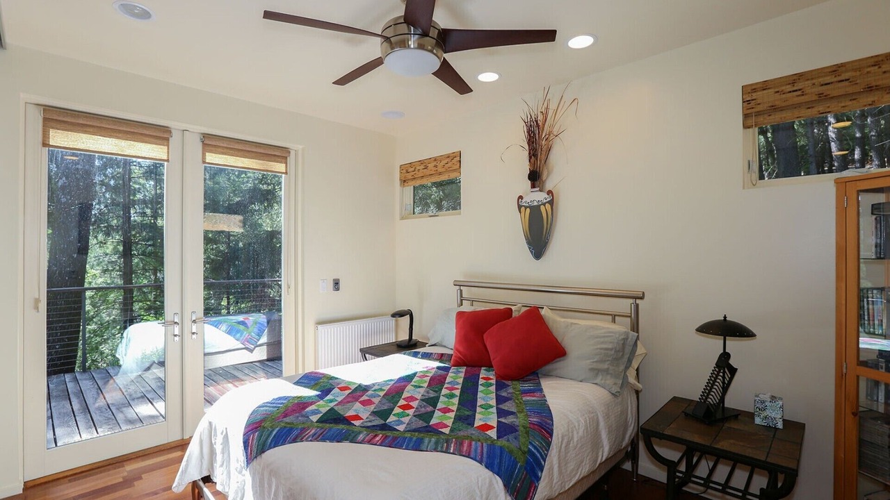 Photo of Bedroom in Chicago Park