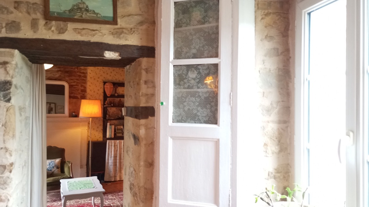 Photo of Others in Le Cercueil