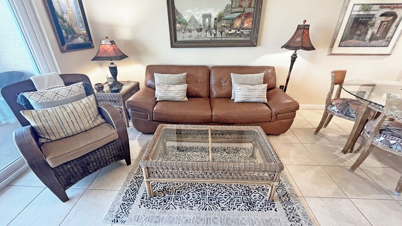 Photo of Livingroom in Crescent Beach