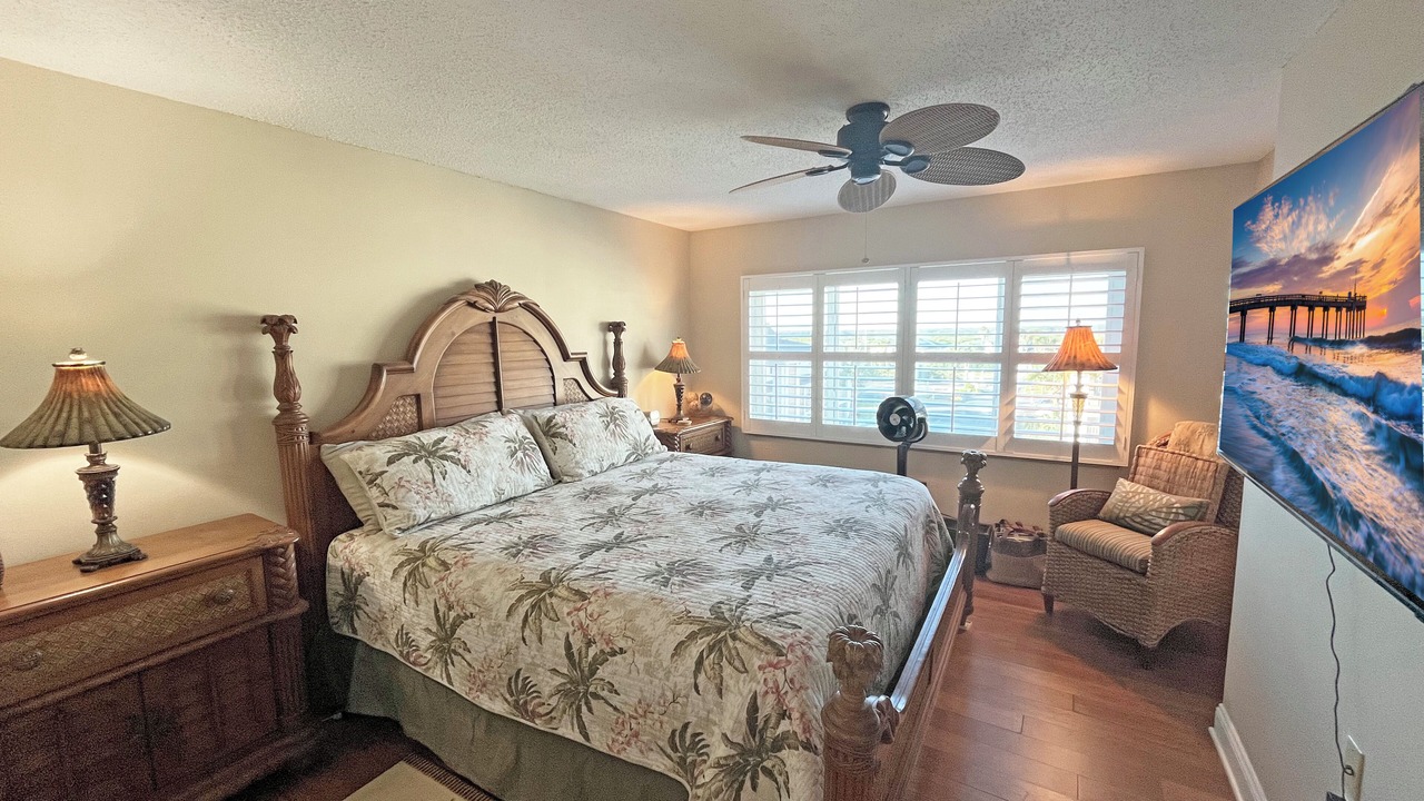 Photo of Bedroom in Crescent Beach