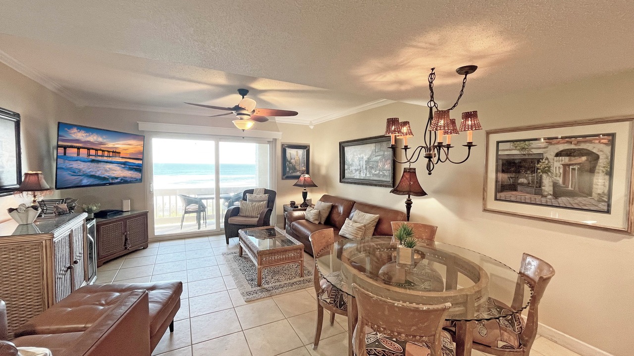 Photo of Livingroom in Crescent Beach