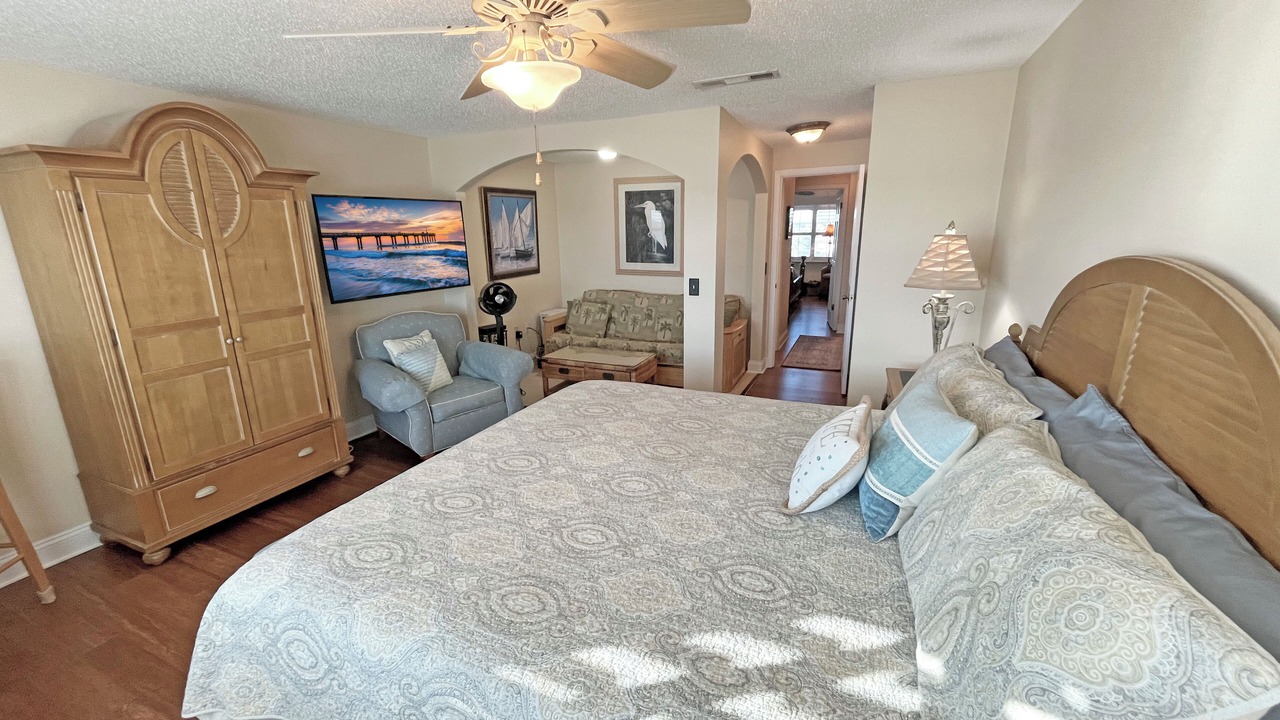 Photo of Bedroom in Crescent Beach