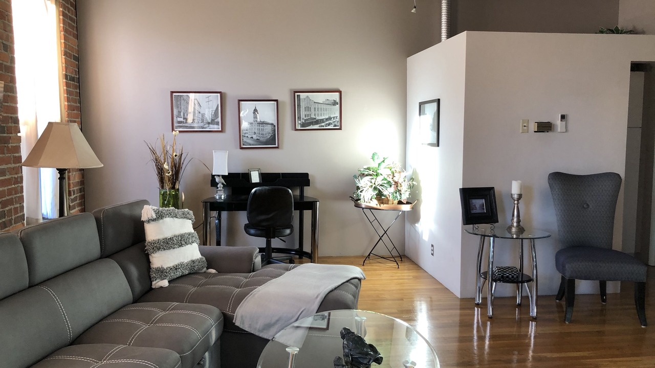Photo of Livingroom in Ballpark