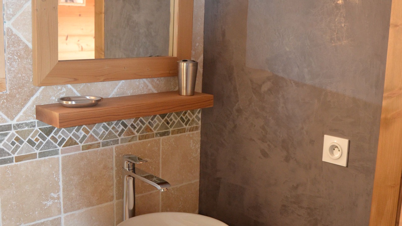 Photo of Bathroom in Thones