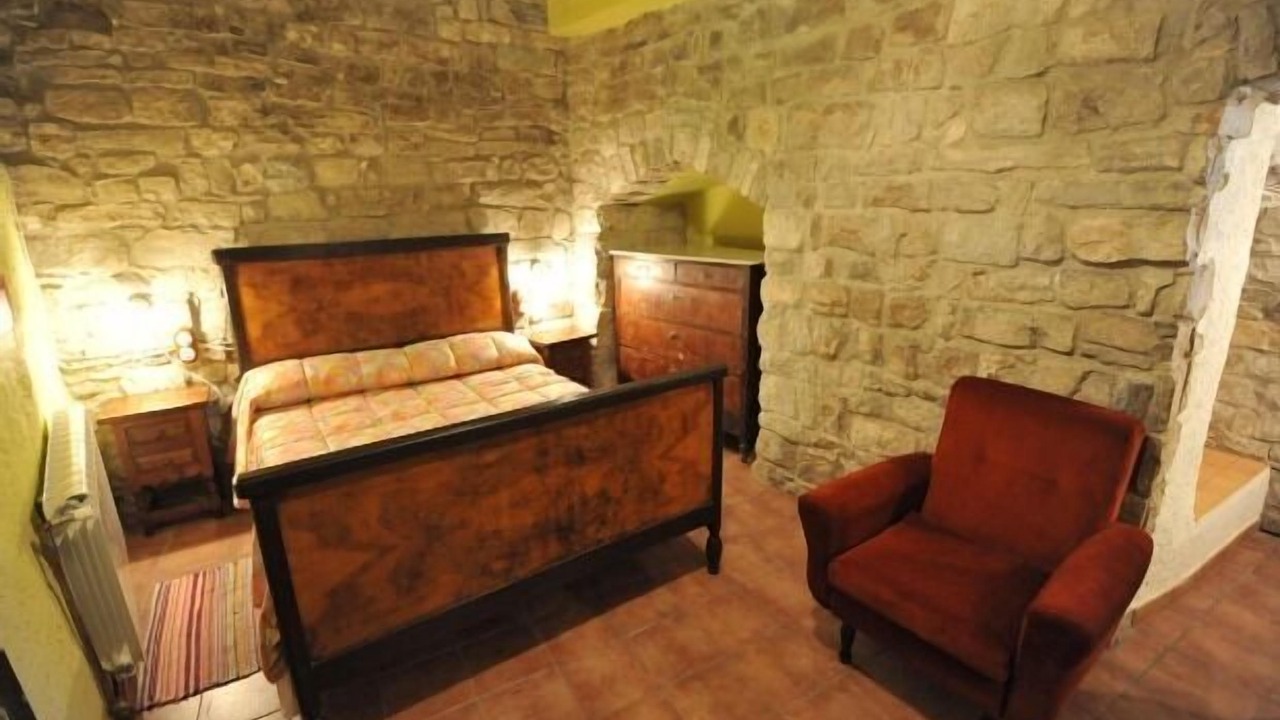 Photo of Bedroom in Montfalco Murallat