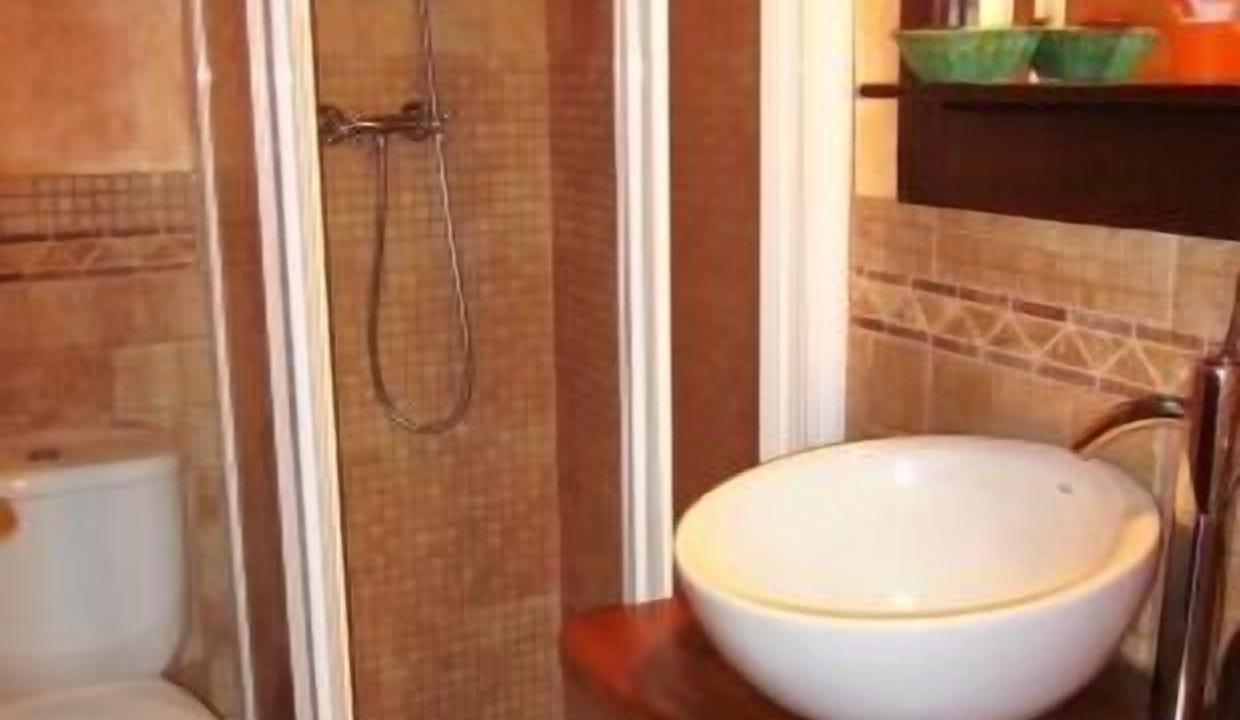 Photo of Bathroom in Mombeltran