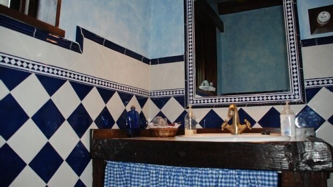 Photo of Bathroom in Mombeltran