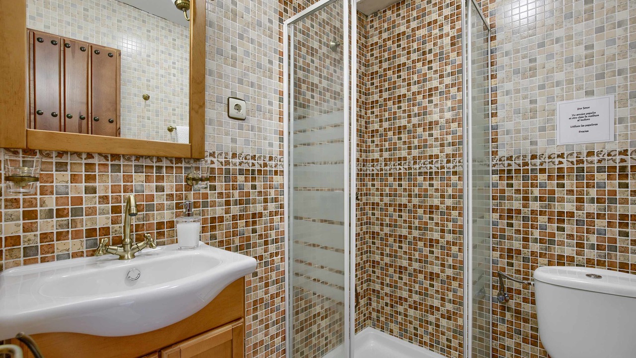 Photo of Bathroom in Majaelrayo