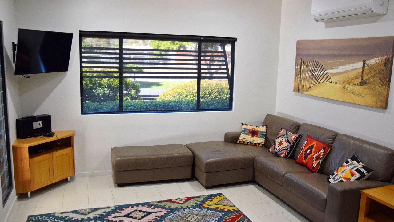 Photo of Others in Hat Head