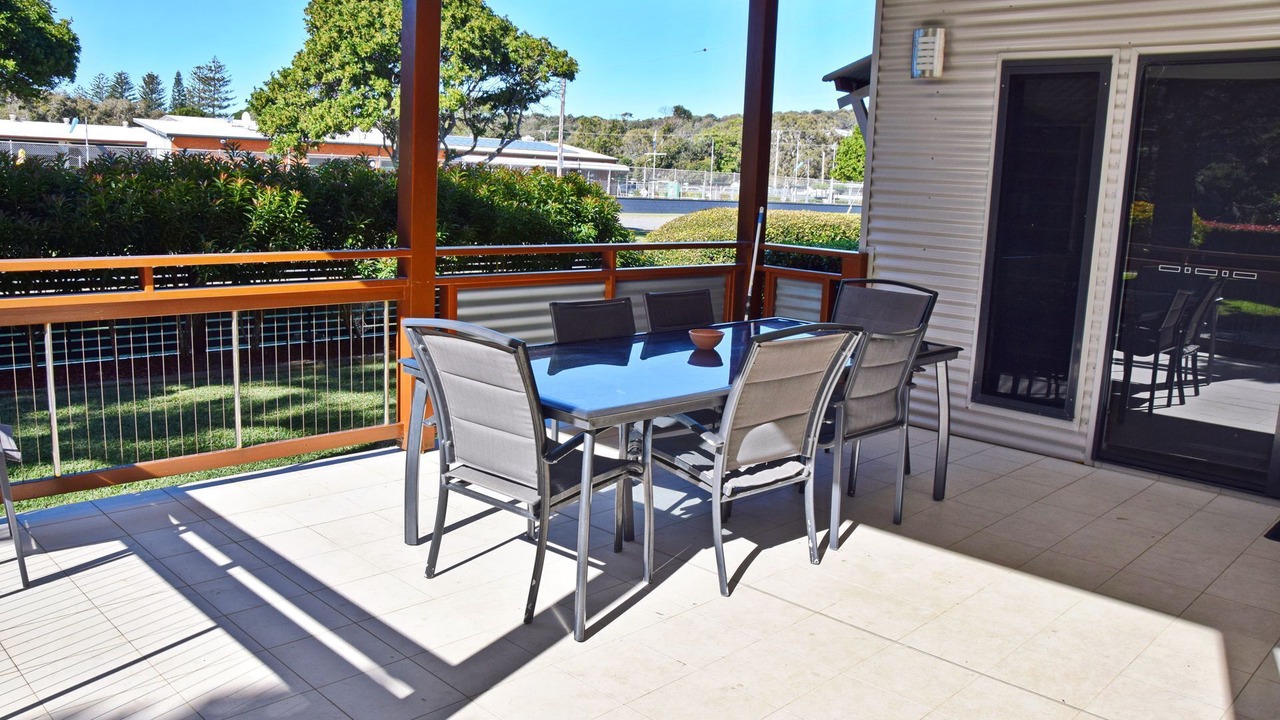 Photo of Others in Hat Head