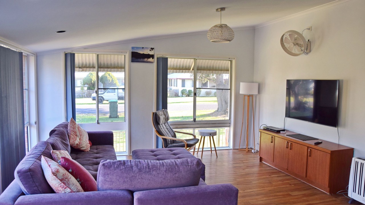 Photo of Others in Hat Head