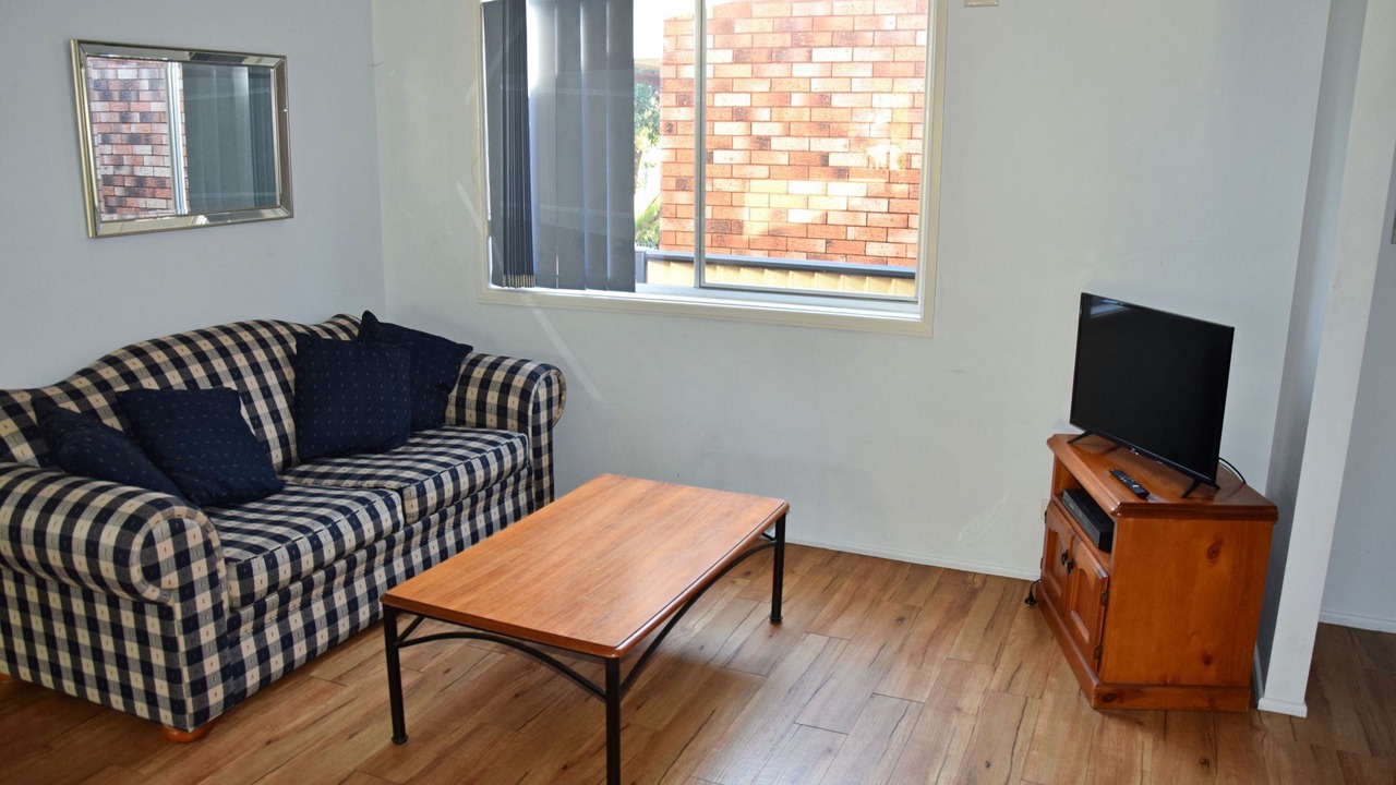 Photo of Others in Hat Head