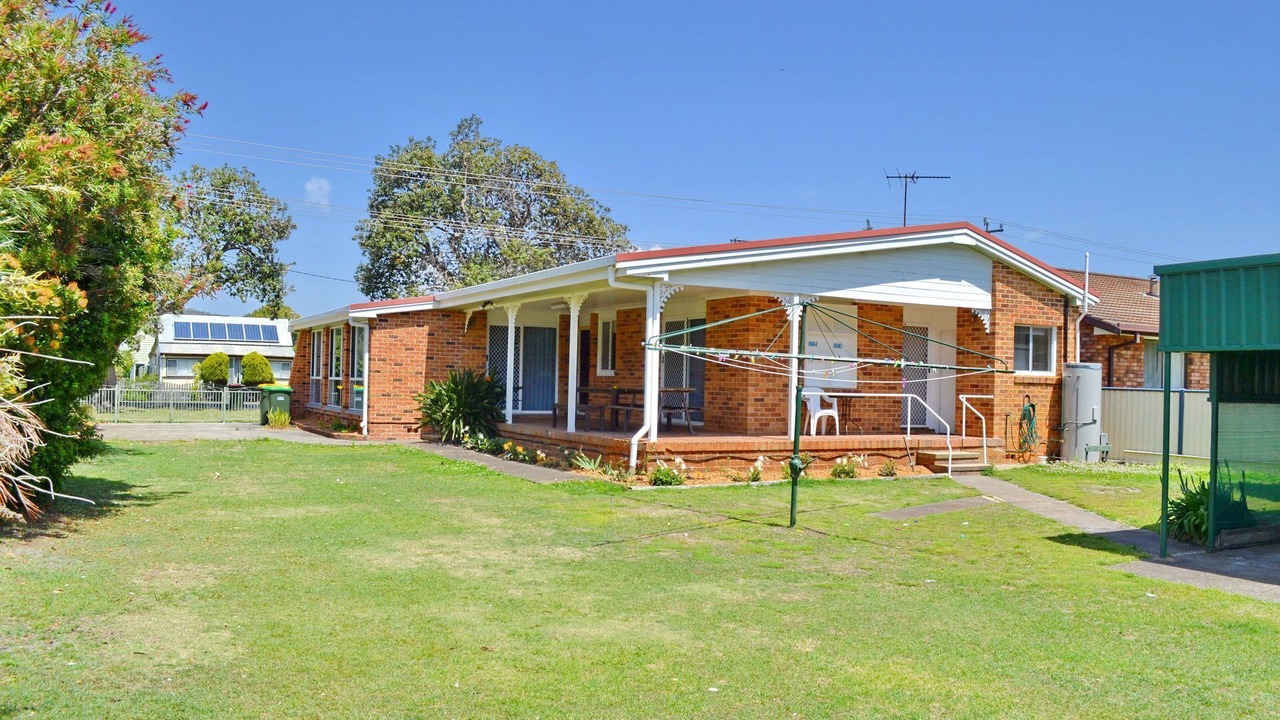 Photo of Others in Hat Head