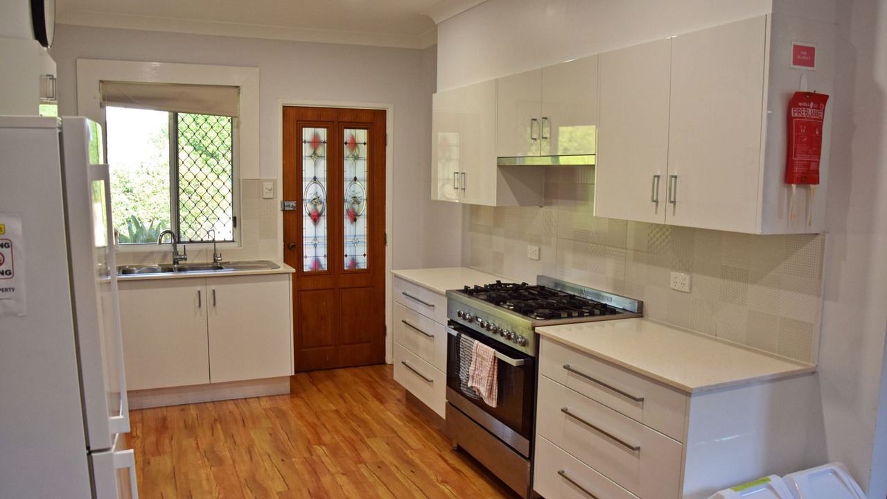 Photo of Others in Hat Head