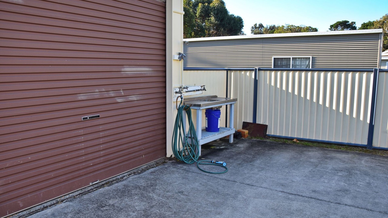 Photo of Others in Hat Head