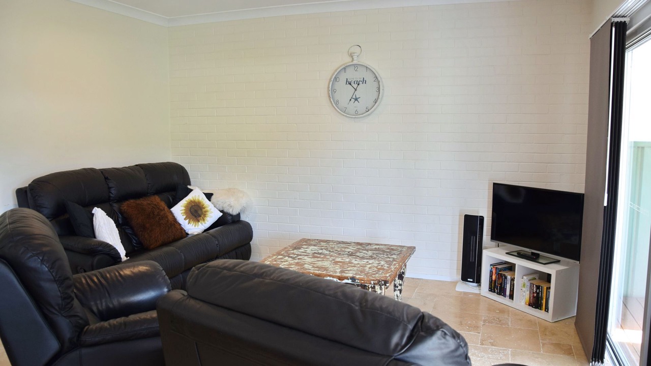 Photo of Others in Hat Head