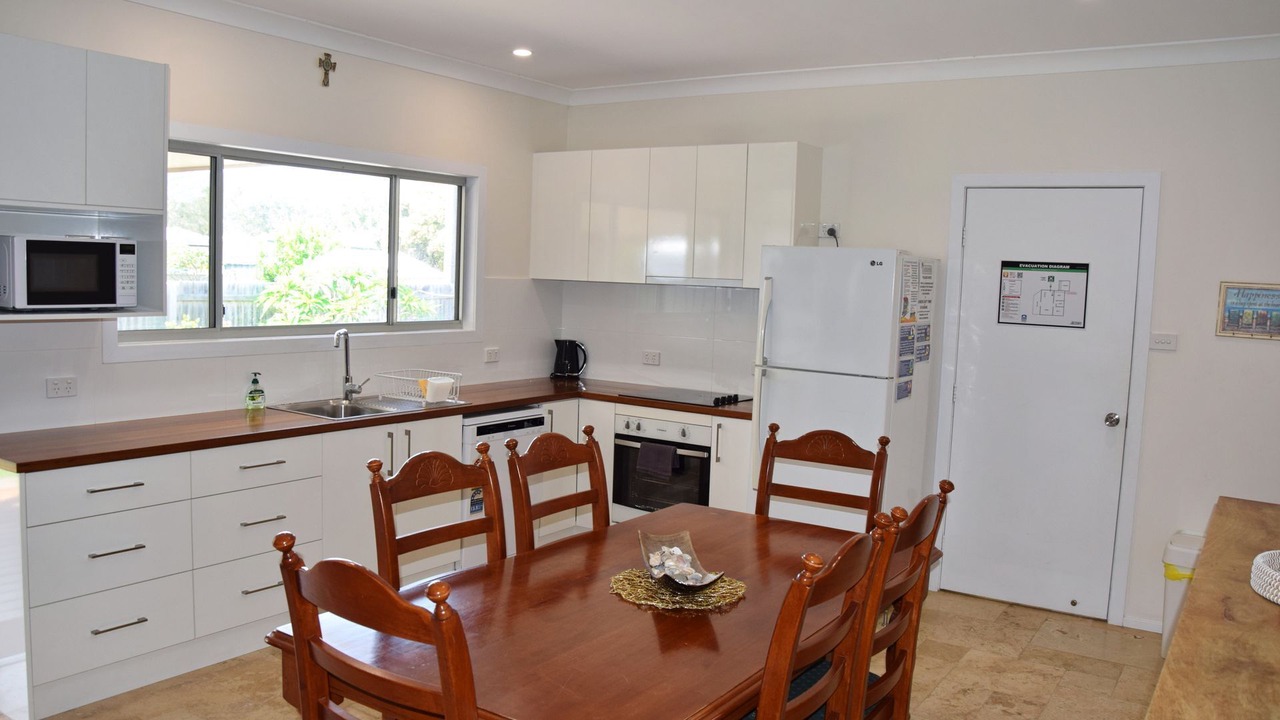 Photo of Others in Hat Head