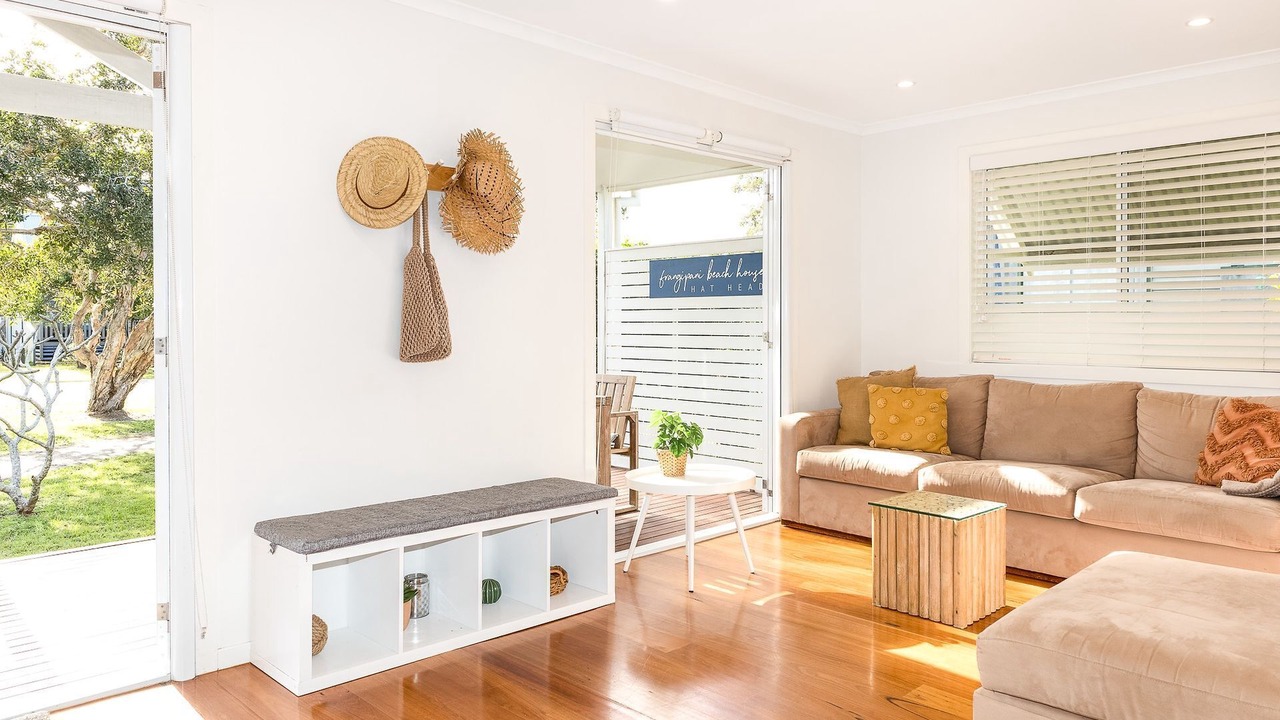 Photo of Others in Hat Head