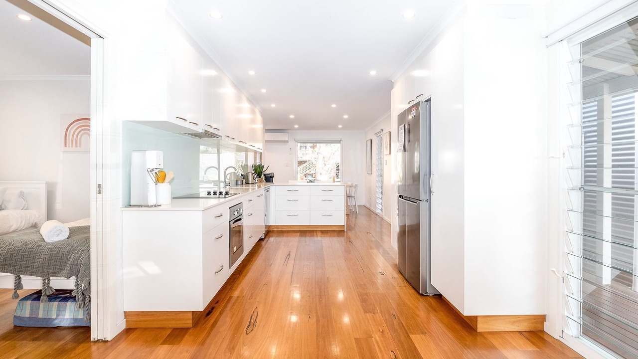 Photo of Others in Hat Head