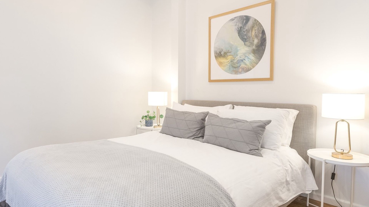 Photo of Others in Hat Head