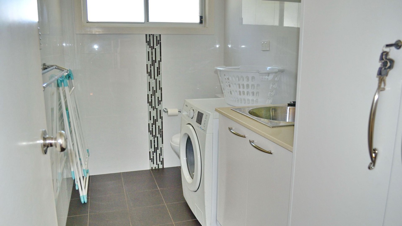 Photo of Others in Hat Head