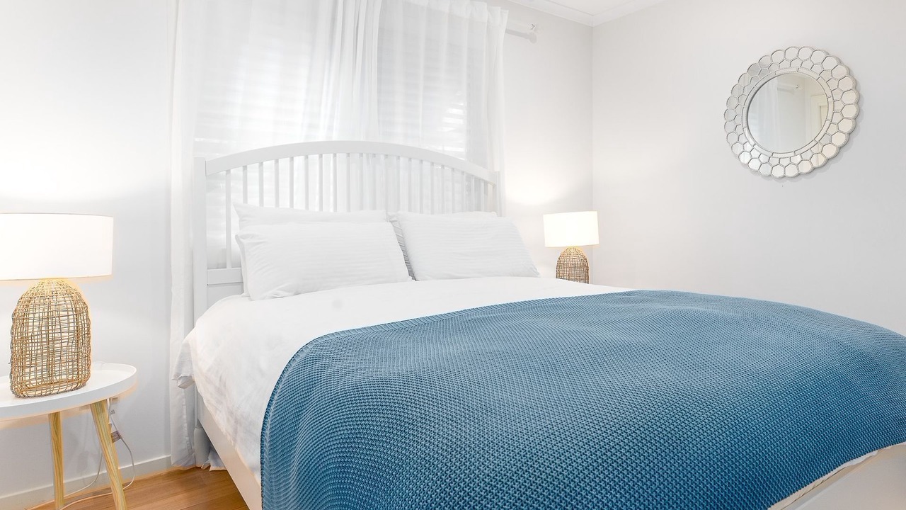 Photo of Others in Hat Head