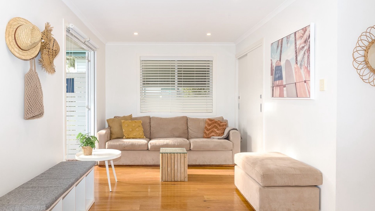 Photo of Others in Hat Head