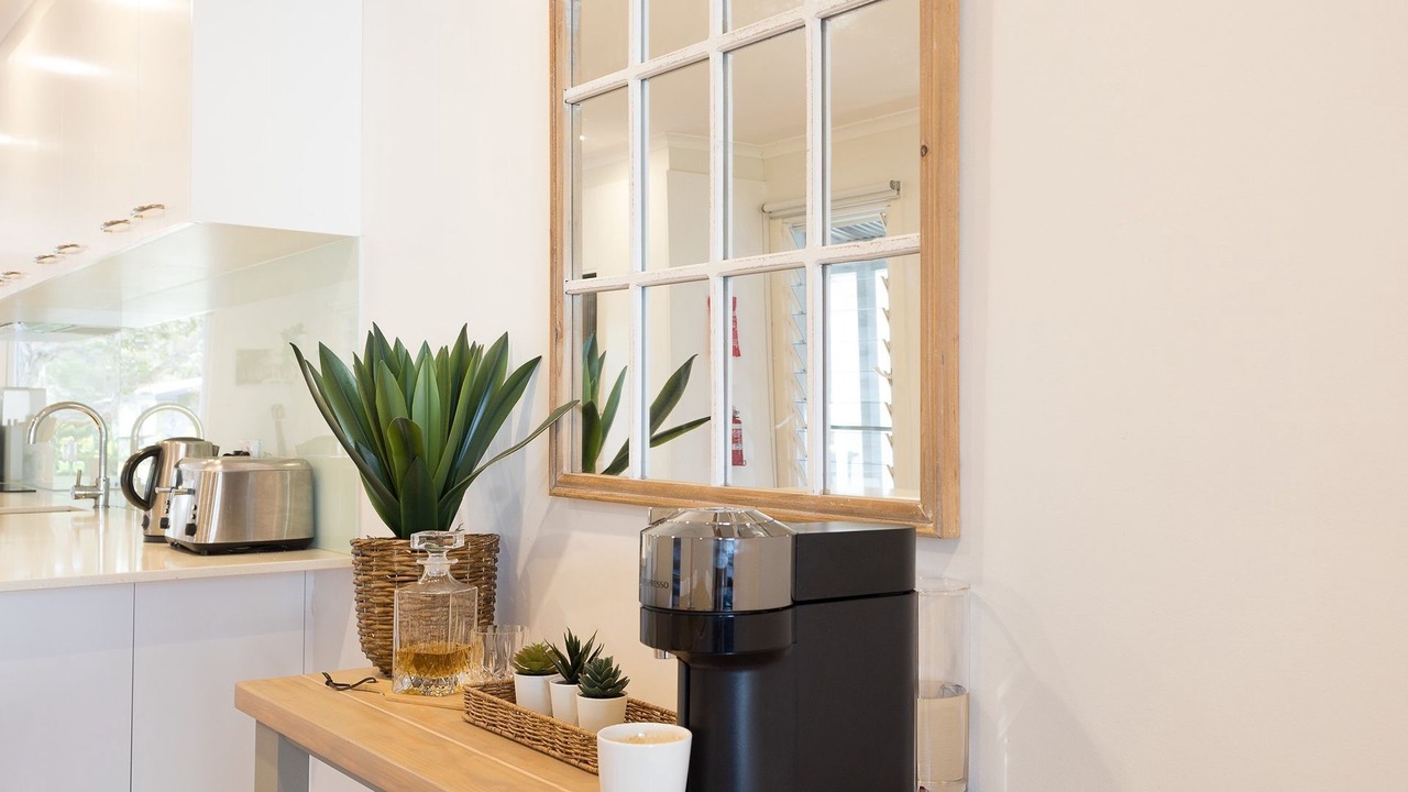 Photo of Others in Hat Head