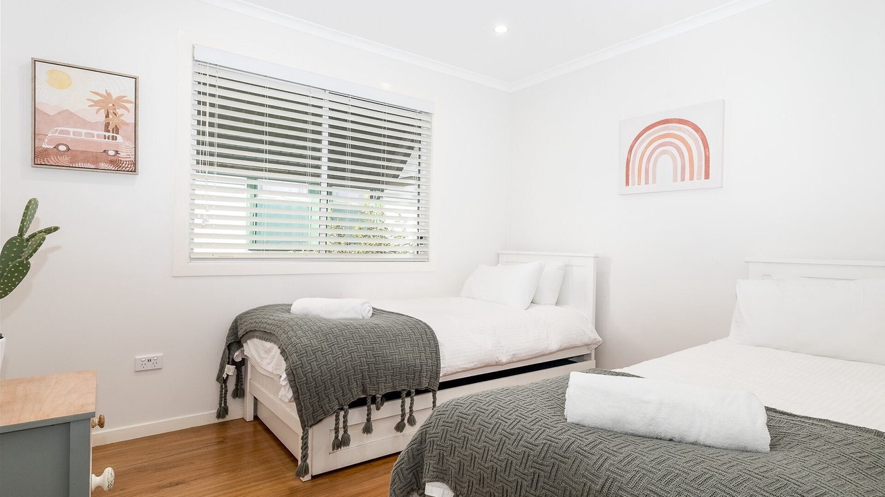 Photo of Others in Hat Head