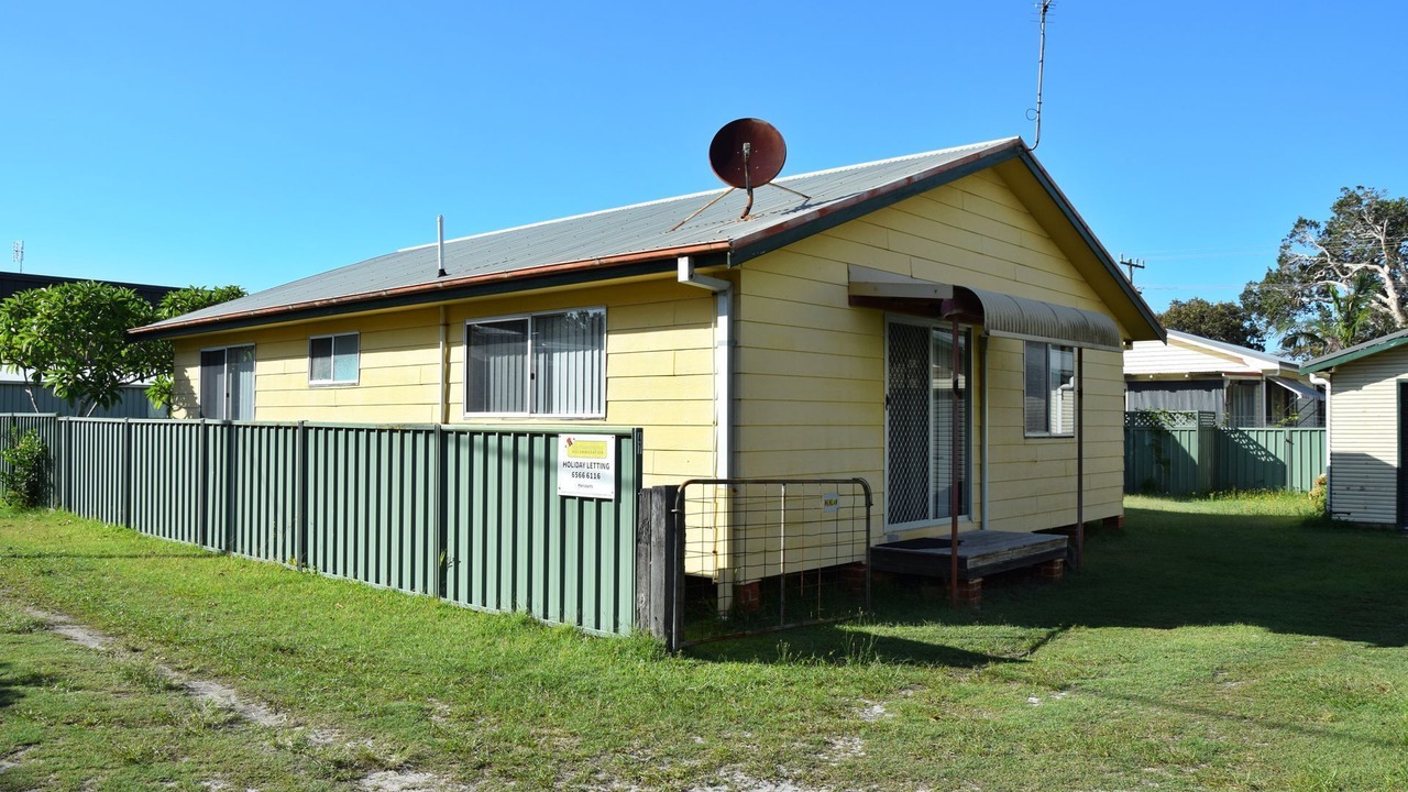 Photo of Others in Hat Head