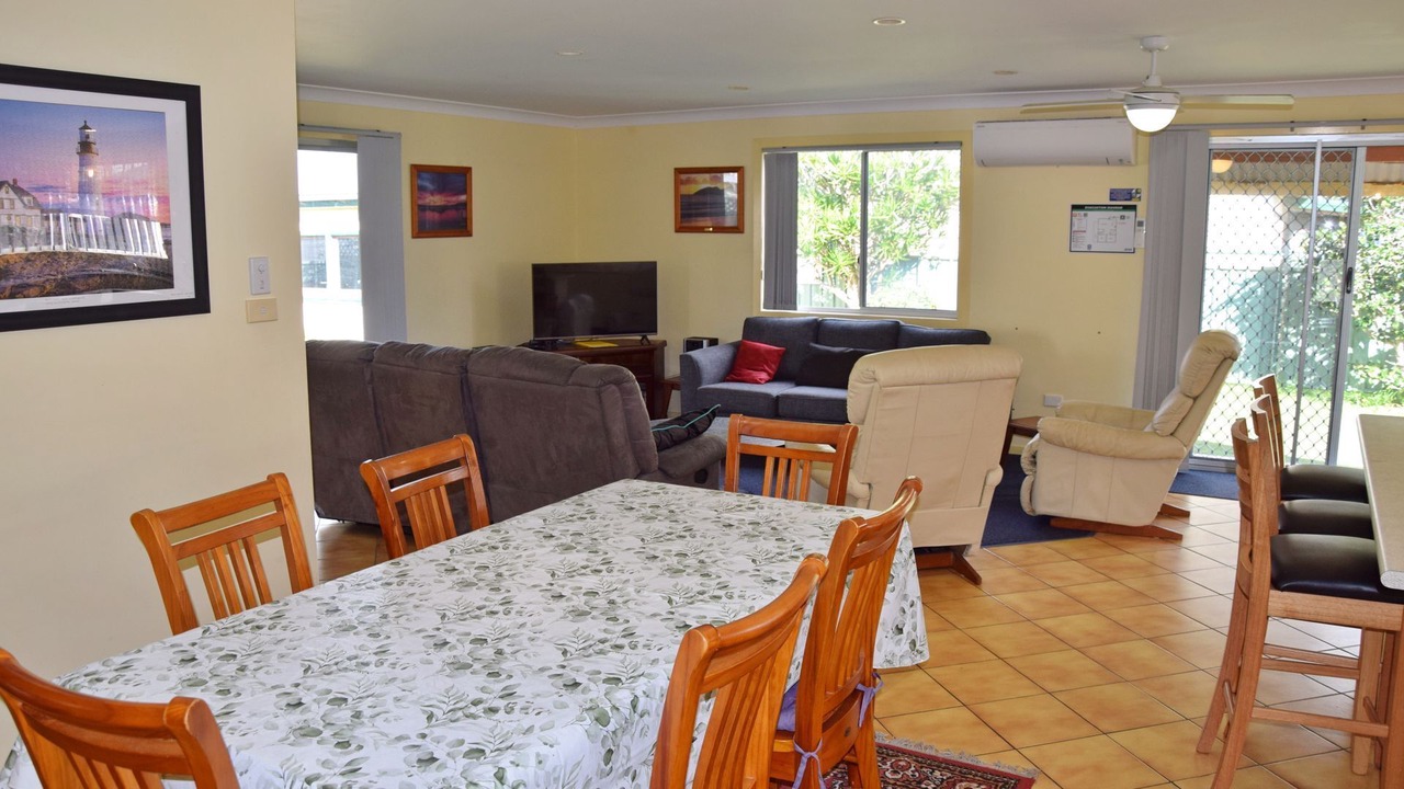 Photo of Others in Hat Head