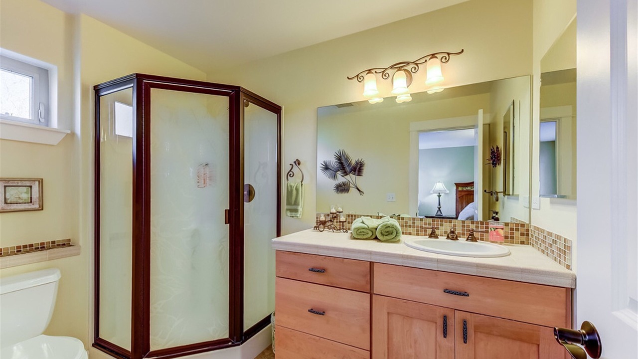Photo of Bathroom in Silver Lake