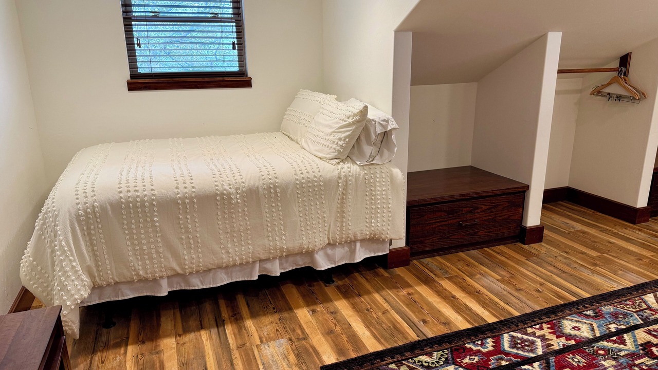 Photo of Bedroom in Center Point