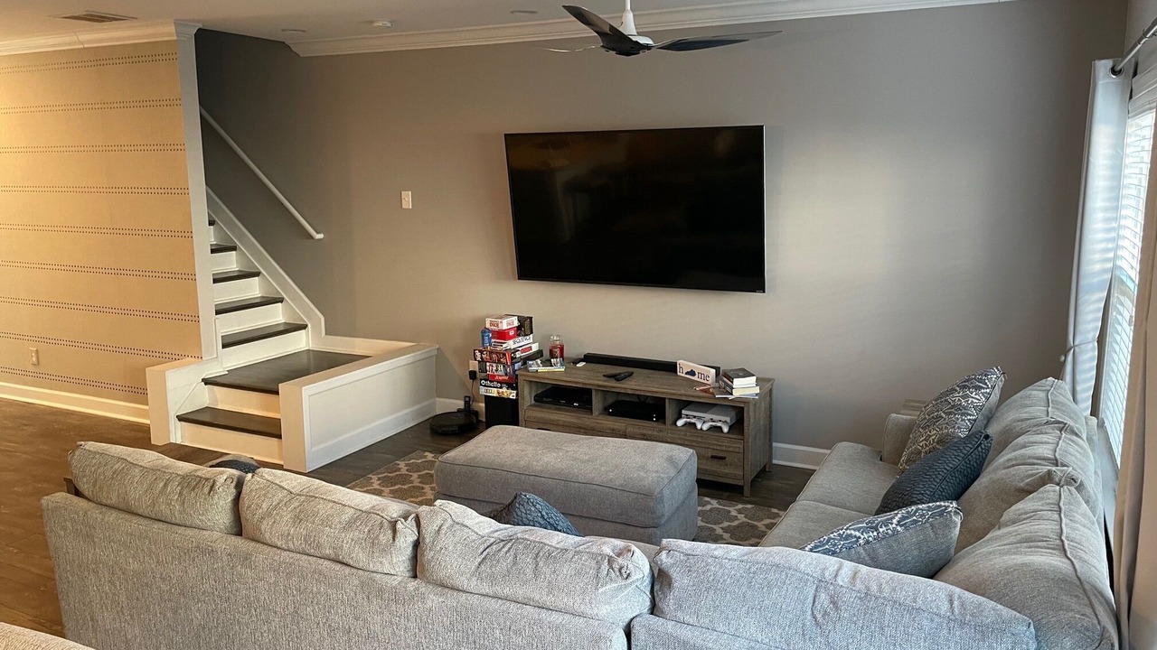 Photo of Livingroom in Downtown