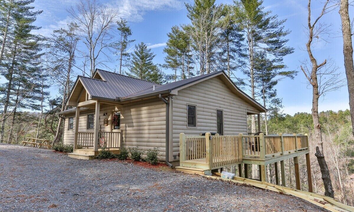 Photo of Outdoor in Cherry Log