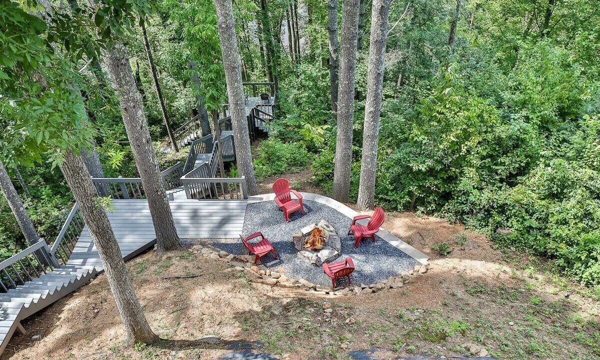 Photo of Outdoor in Cherry Log