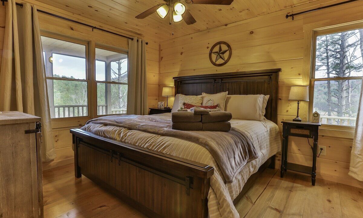 Photo of Bathroom in Cherry Log