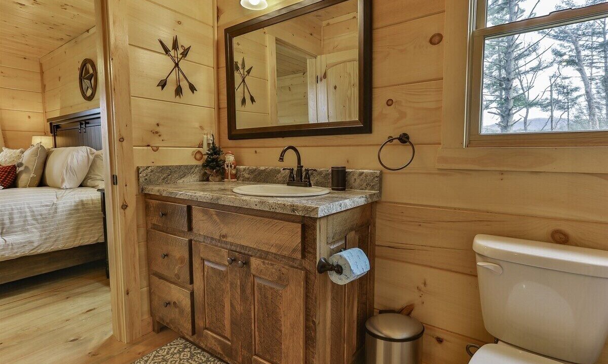 Photo of Bathroom in Cherry Log