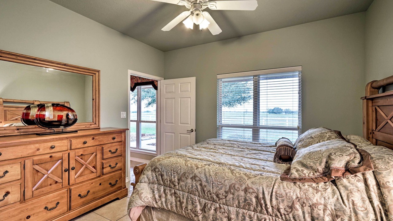 Photo of Bedroom in Waelder