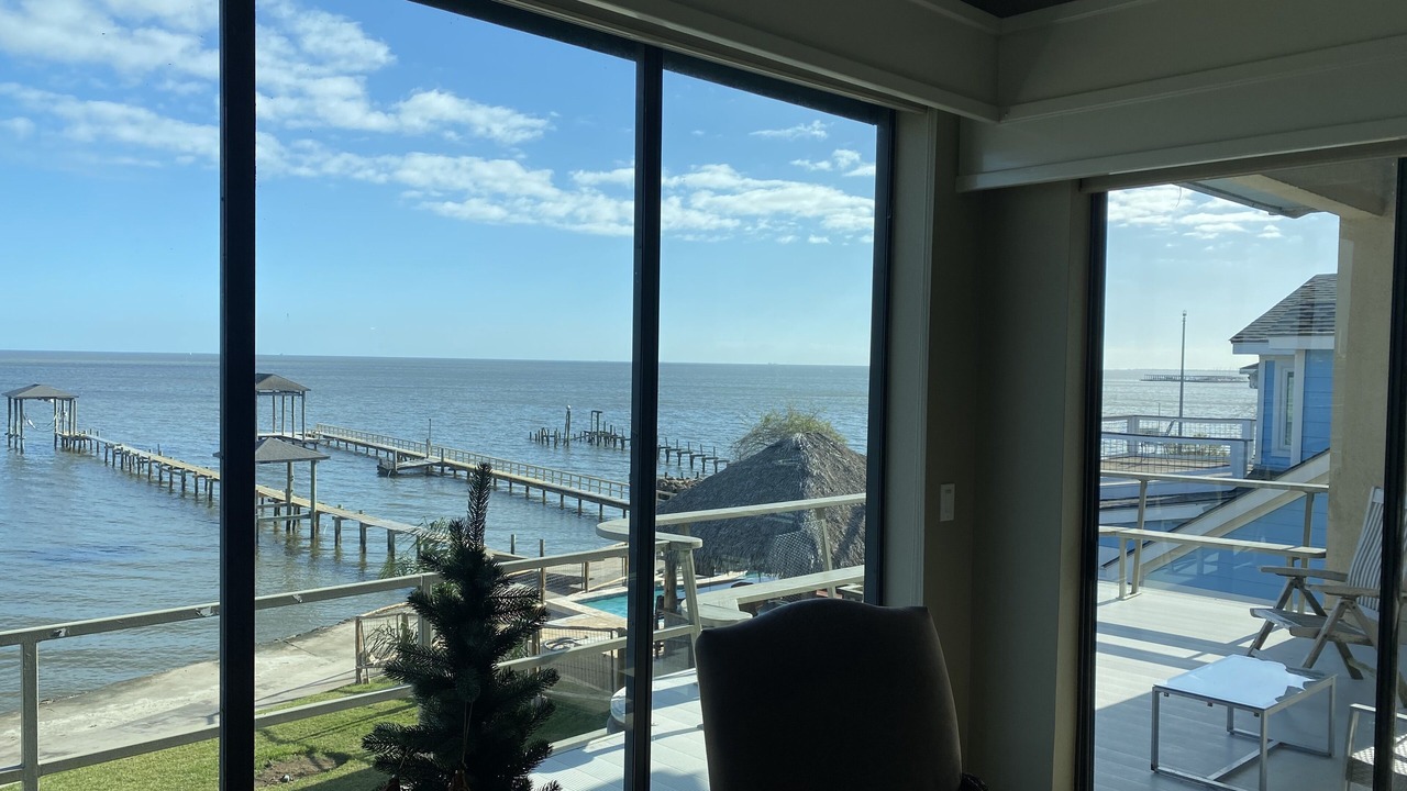 Photo of Bedroom in Clear Lake Shores
