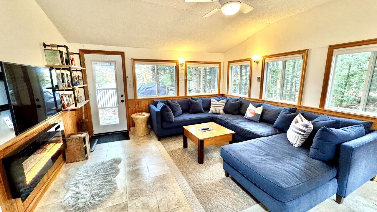 Photo of Livingroom in Georgian Bay