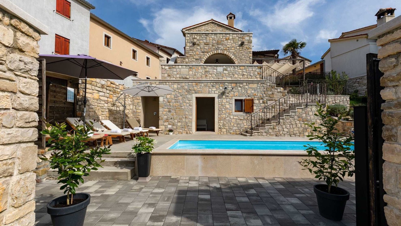 Photo of Outdoor in Beram