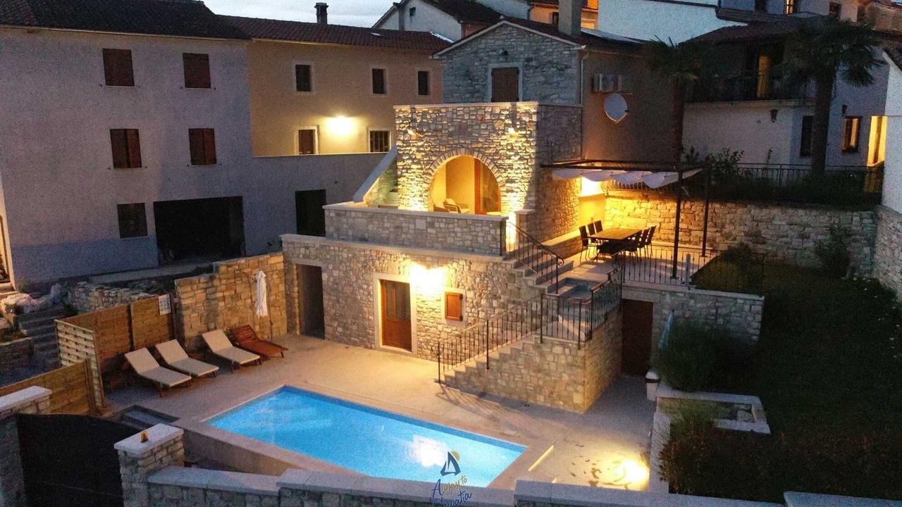 Photo of Outdoor in Beram