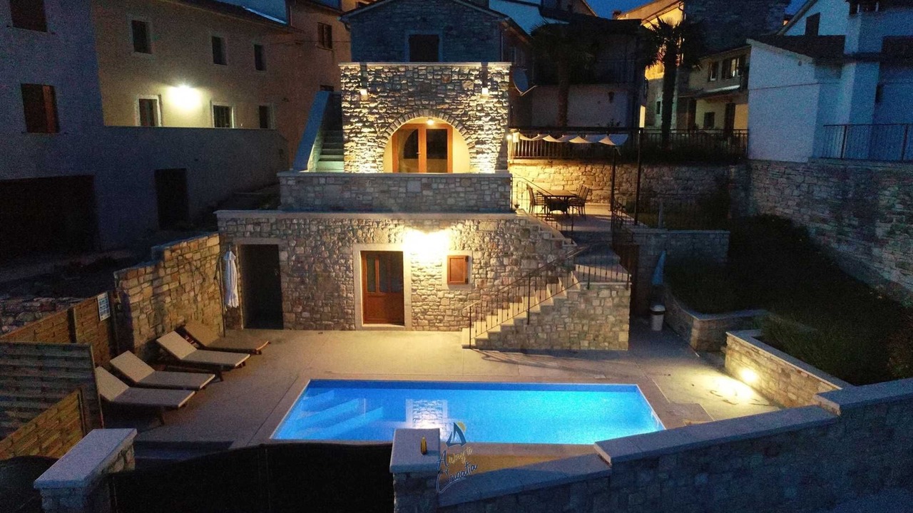 Photo of Outdoor in Beram