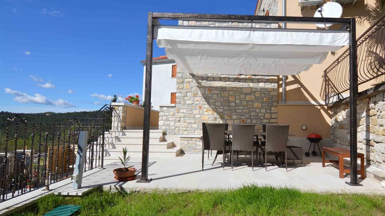 Photo of Outdoor in Beram
