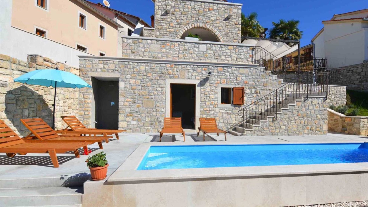 Photo of Outdoor in Beram