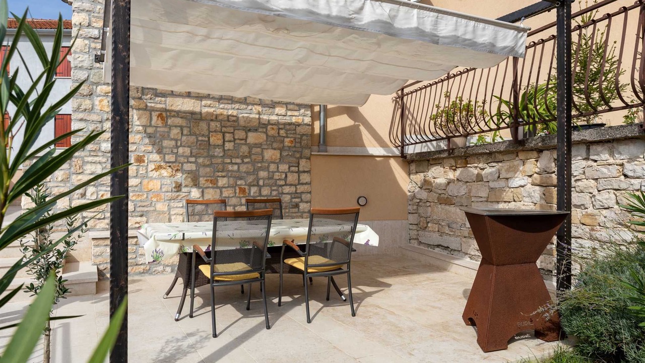 Photo of Outdoor in Beram