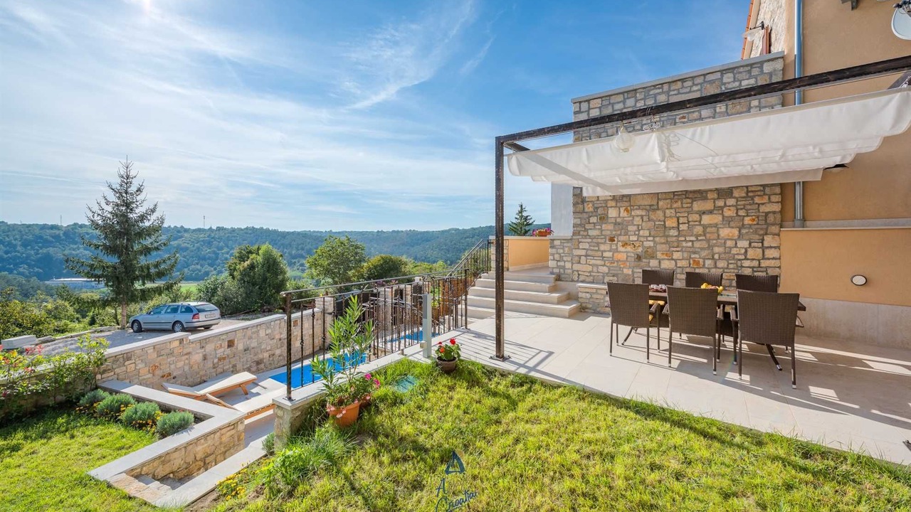 Photo of Outdoor in Beram