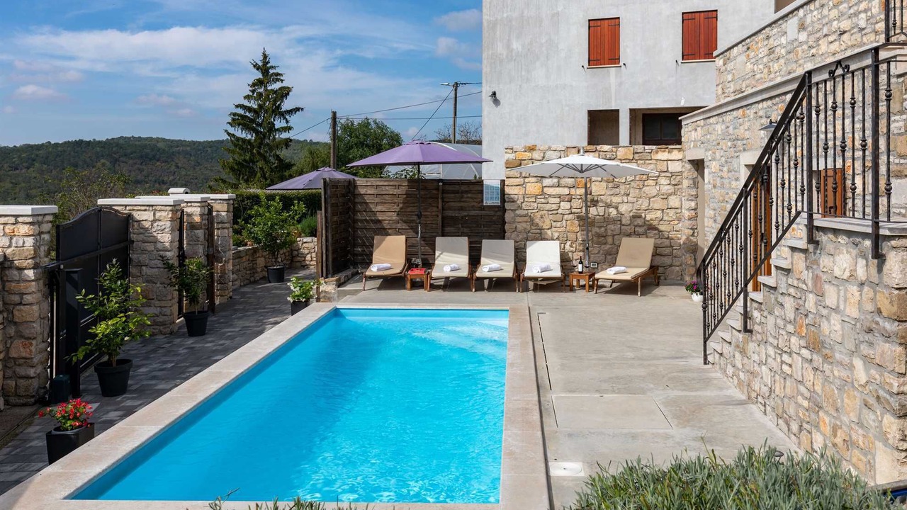 Photo of Outdoor in Beram